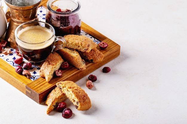 Biscoitos e café cantucci