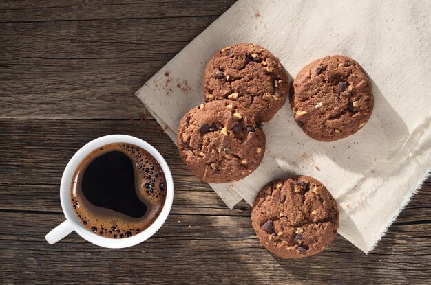 Biscoitos e xícara de café