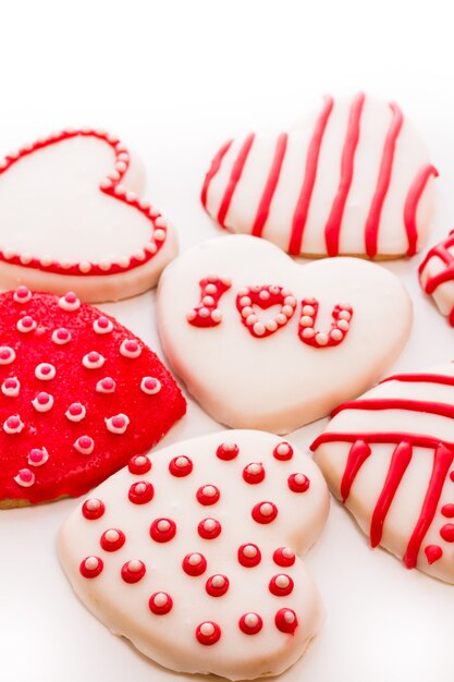 Biscoitos em forma de coração Gourtmet decorados para o dia dos namorados.