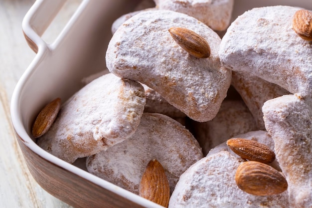 Biscoitos tradicionais de Kavala com amêndoa