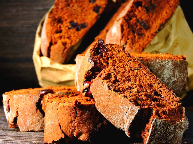 Biscotti de chocolate casero.