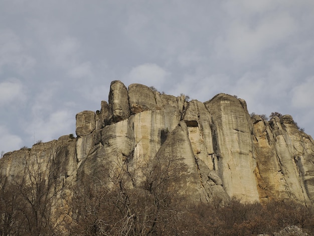 Bismantova piedra una formación rocosa en los Apeninos toscano-emilianos (Italia)