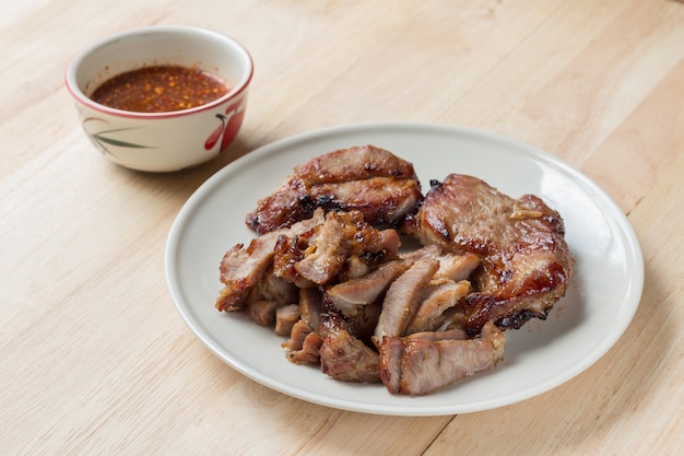 Bistec de cerdo con salsa estilo tailandesa