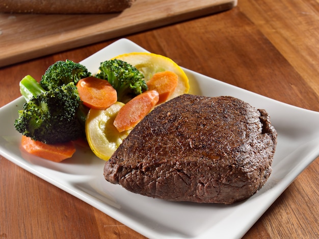 Bistec a la plancha con verduras