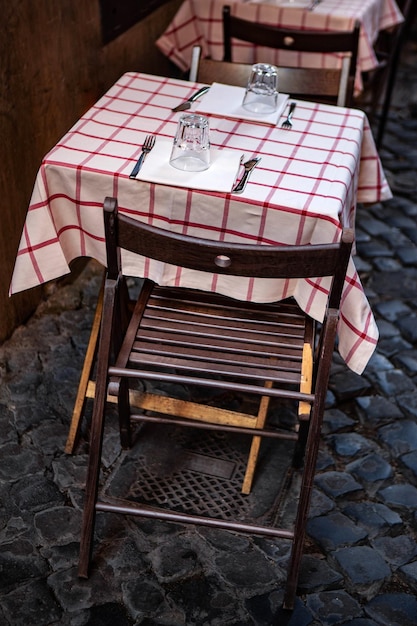 Bistró vintage italiano en la antigua Roma