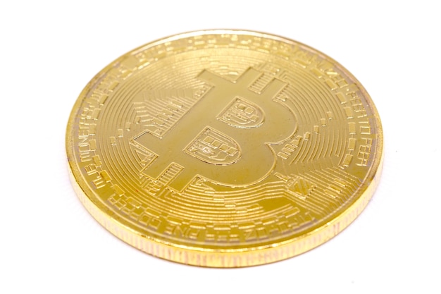 Foto bitcoin dourado em fundo branco