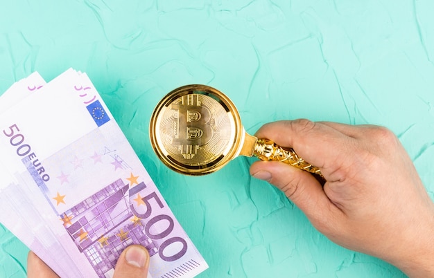 Bitcoin Euro em fundo verde