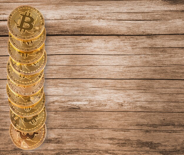 Bitcoins auf Holzoberfläche