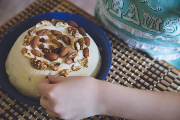 Bizcocho De Pascua Ortodoxo. Postre tradicional de Pascua con queso cottage