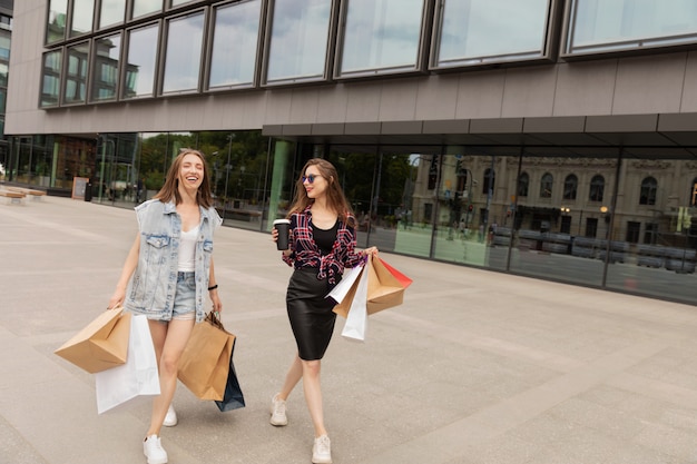 Black Friday Compras en concepto de venta de lunes cibernético.