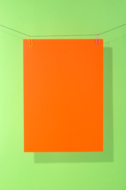 Blatt orange Papier