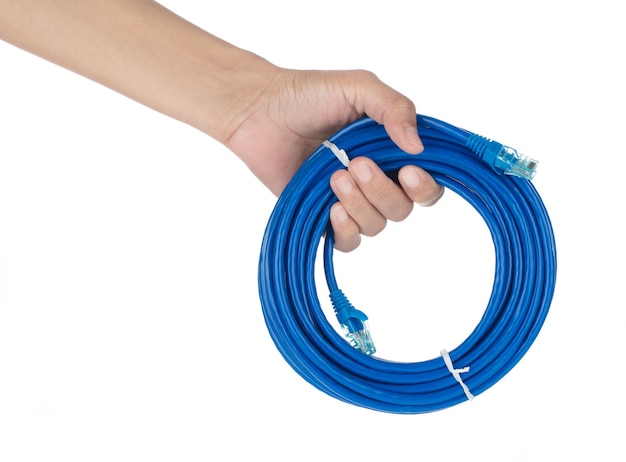 Blau des LAN-Netzwerkverbindungs-Ethernet-Kabels lokalisiert auf weißem Hintergrund.