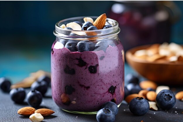 Blaubeer-Smoothie mit Mandeln, Blaubeeren und Chia-Samen