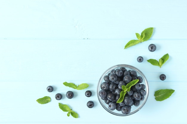 Blaubeeren auf der Tischplattenansicht Nahaufnahme