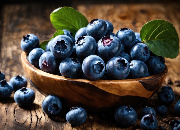 Blaubeeren auf einem Holztisch