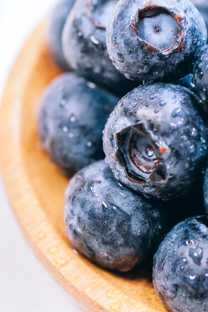 Blaubeeren isoliert auf weißem Hintergrund