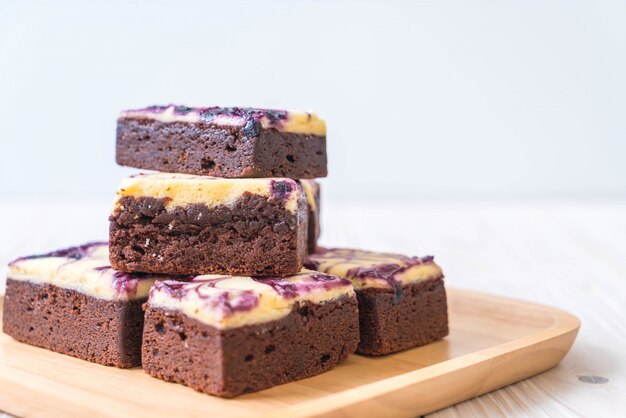 Blaubeerkäse Brownies