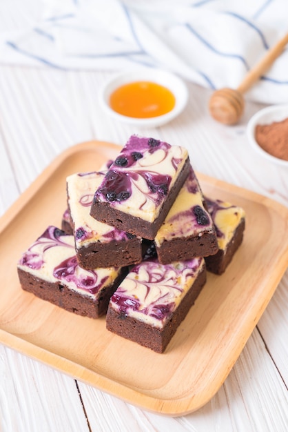 Blaubeerkäse Brownies