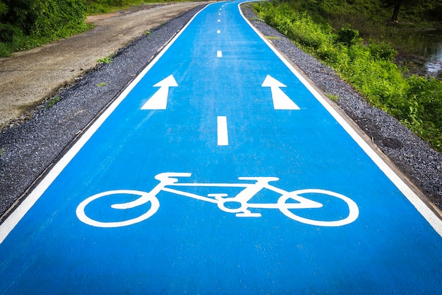 Foto blaue fahrradsymbolspur