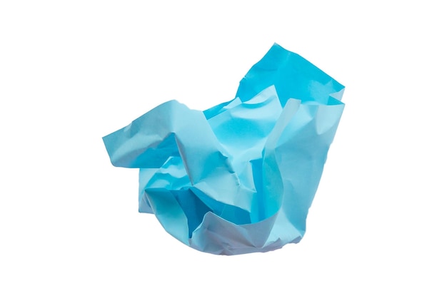 Blaue farbige Papierkugel isoliert auf weißem Hintergrund