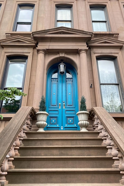 Foto blaue holztür von new york city