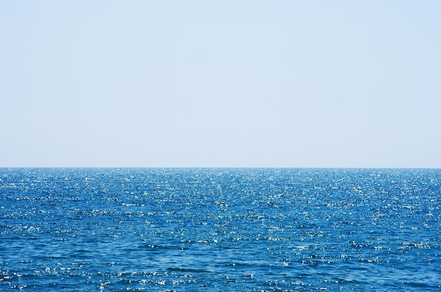 Blaue Meerwasserhintergrundbeschaffenheit