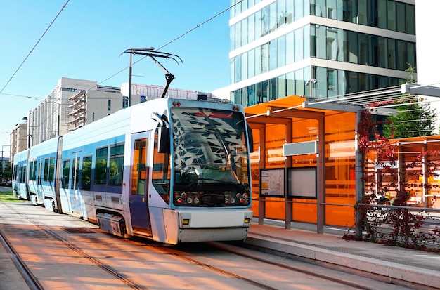 Blaue Straßenbahn in Oslo, Norwegen