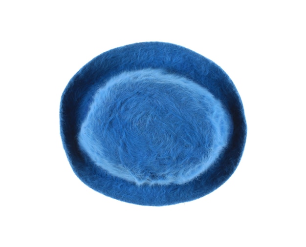 blaue Vintage Pelzmütze isoliert auf weißem Hintergrund