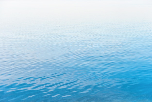 Blaue Wasserbeschaffenheit für abstrakten Hintergrund