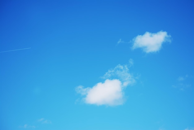 Blauer Himmel mit weißen Wolken Gedreht in Sardinien Italien