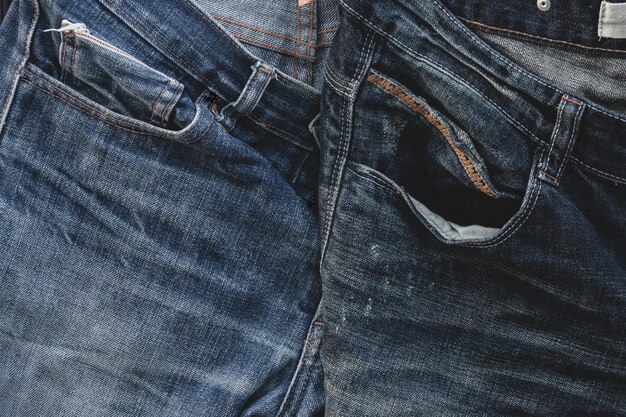 Blauer Jeansstoff aus Hosen