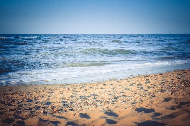 Blaues Meer und gelber Strandsand, Filter