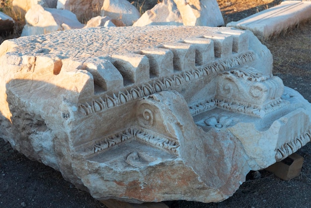 Blaundus Ancient City ruinas arcos piedras