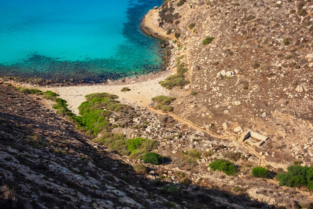 Blick auf Cala Pulcino berühmten Seeort Lampedusa