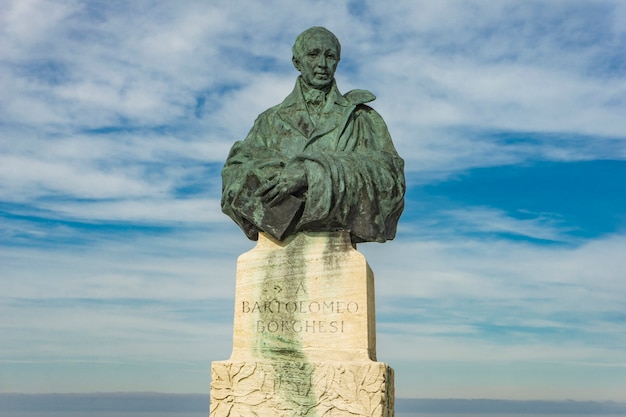 Blick auf das Denkmal Bartolomeo Borghesi in San Marino