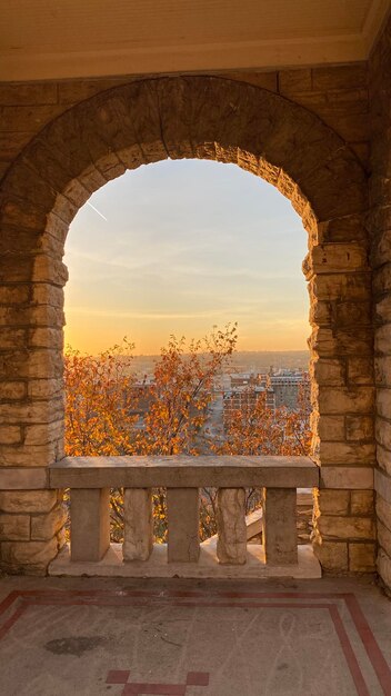 Blick auf das Gebäude gegen den Himmel bei Sonnenuntergang