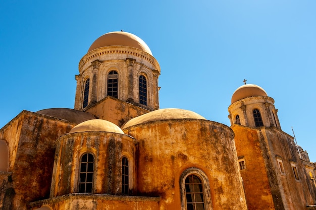 Blick auf das griechisch-orthodoxe Kloster Agia Triada auf der Halbinsel Akrotiri in Chania, Kreta. Griechenland.