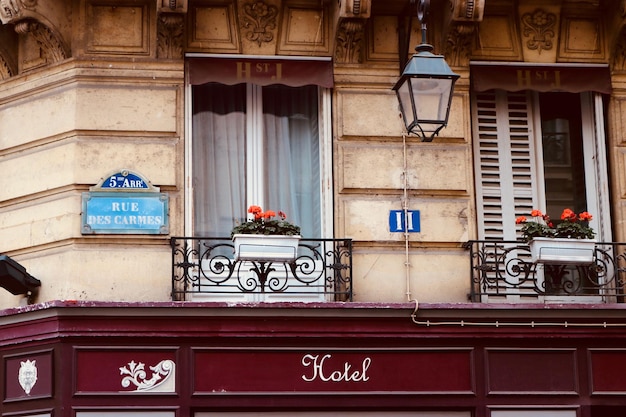 Blick auf das Hotel in der Stadt.