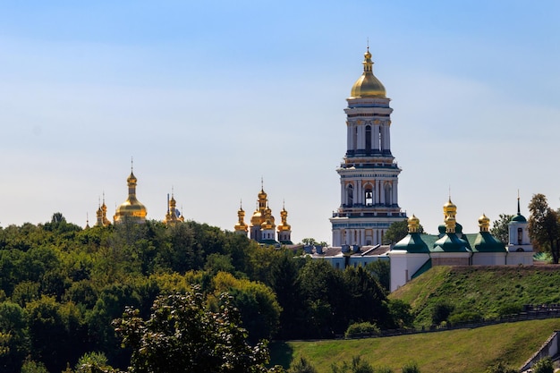 Blick auf das Kiewer Höhlenkloster, auch bekannt als das Kiewer Höhlenkloster in der Ukraine