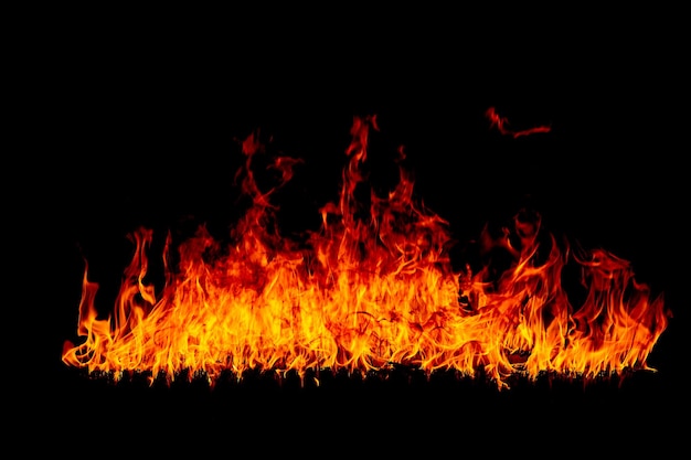 Blick auf das Lagerfeuer in der Nacht