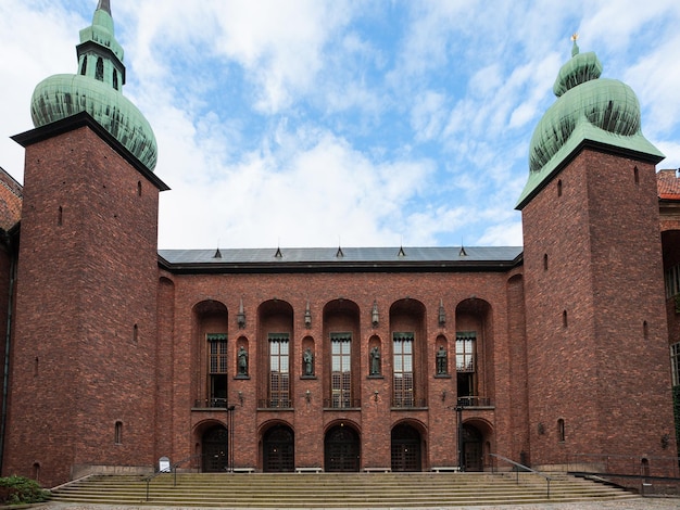 Foto blick auf das rathaus stadshuset vom innenhof