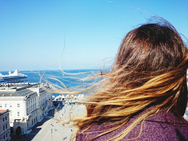 Foto blick auf das ruhige meer