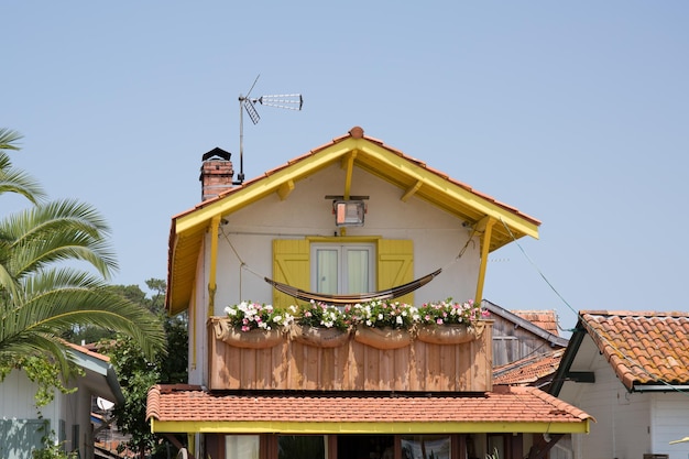 Blick auf das Äußere eines schönen modernen Hauses