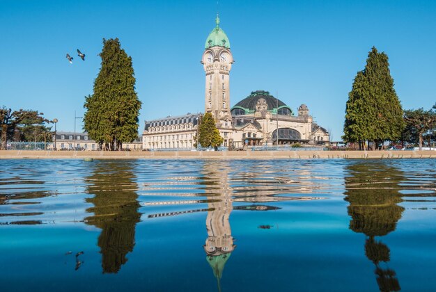 Blick auf den berühmten Bahnhof in Limoges, Frankreich