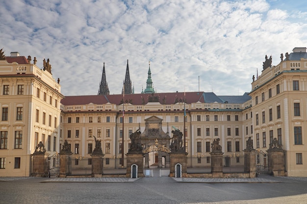 Blick auf den Eingang zur Prager Burg Tschechien