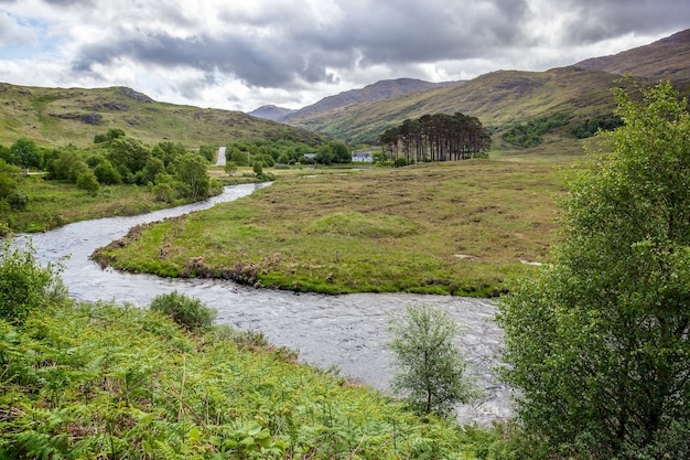 Blick auf den Fluss Ailort in Lochaber Schottland