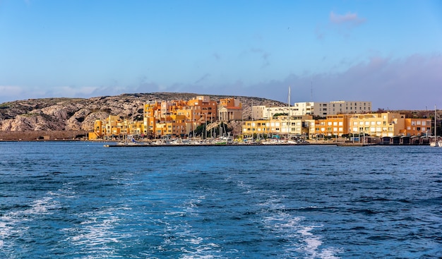 Blick auf den Frioul-Archipel im Mittelmeer bei Marseille