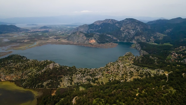 Blick auf den Iztuzu-Strand vom Hügel in Dalyan in der Türkei Foto in hoher Qualität