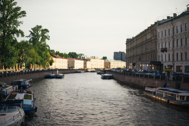 Blick auf den Kanal in der Stadt