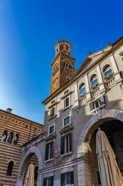 Blick auf den Lamberti-Turm in Verona, Italien